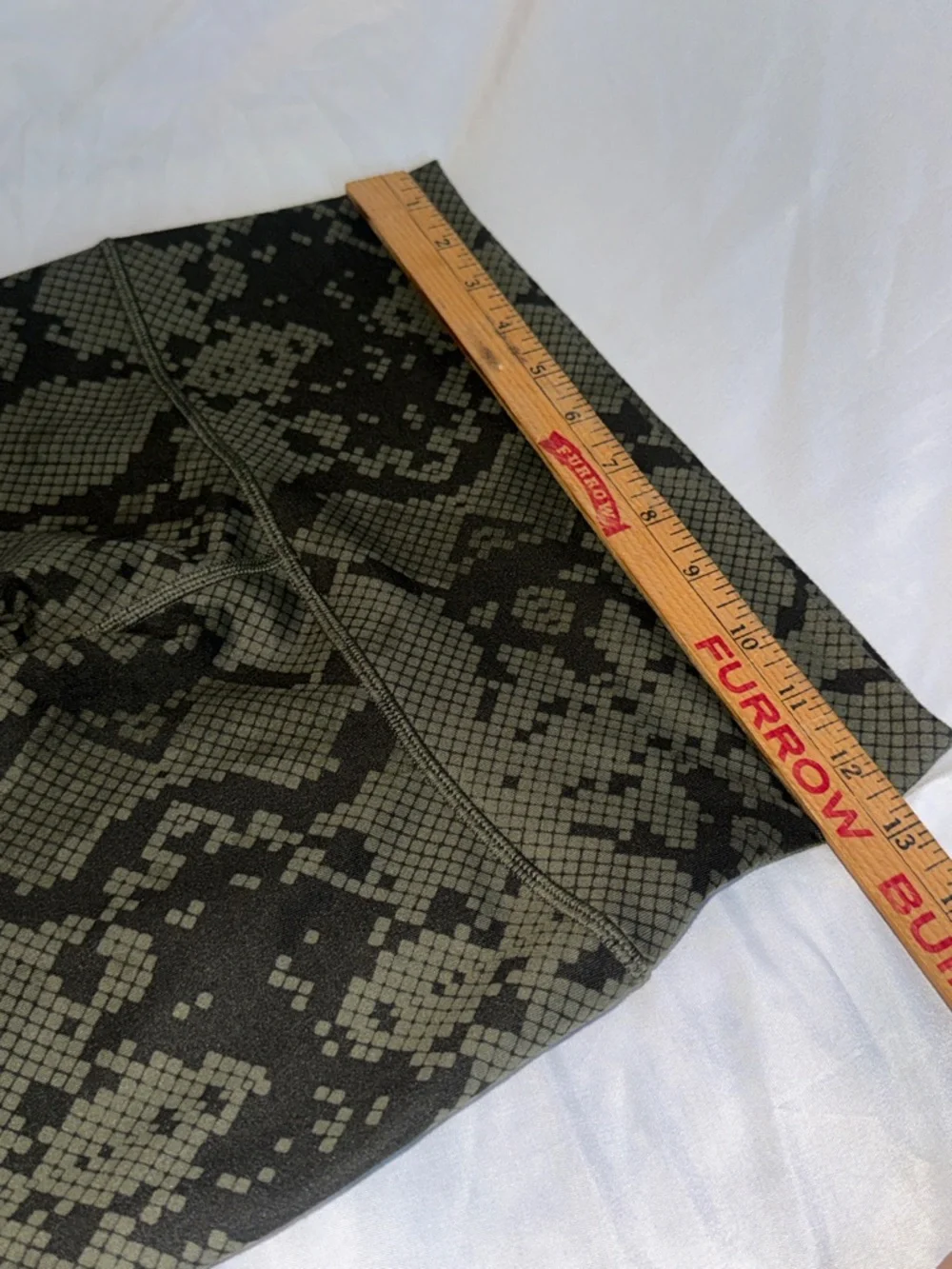 lululemon athletica Olive Green & Black Snake Print Capri Leggings - Picture 4 of 7